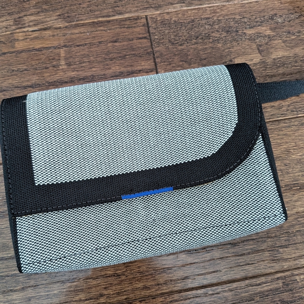 Rothy's The Belt Bag Grey Mist READ - Picture 2 of 9